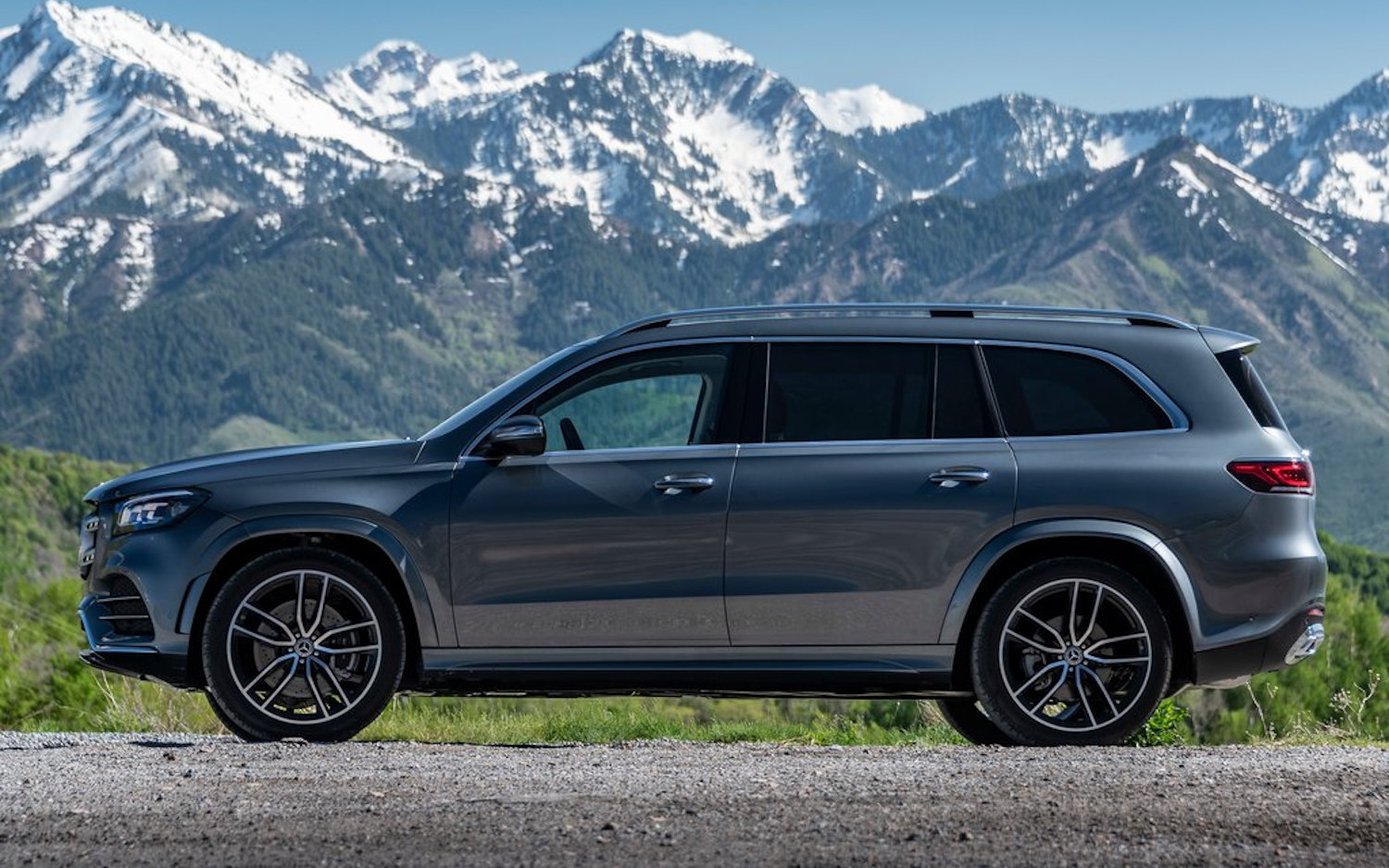 Comparison MercedesBenz GLS 580 4MATIC 2020 vs Jeep Grand